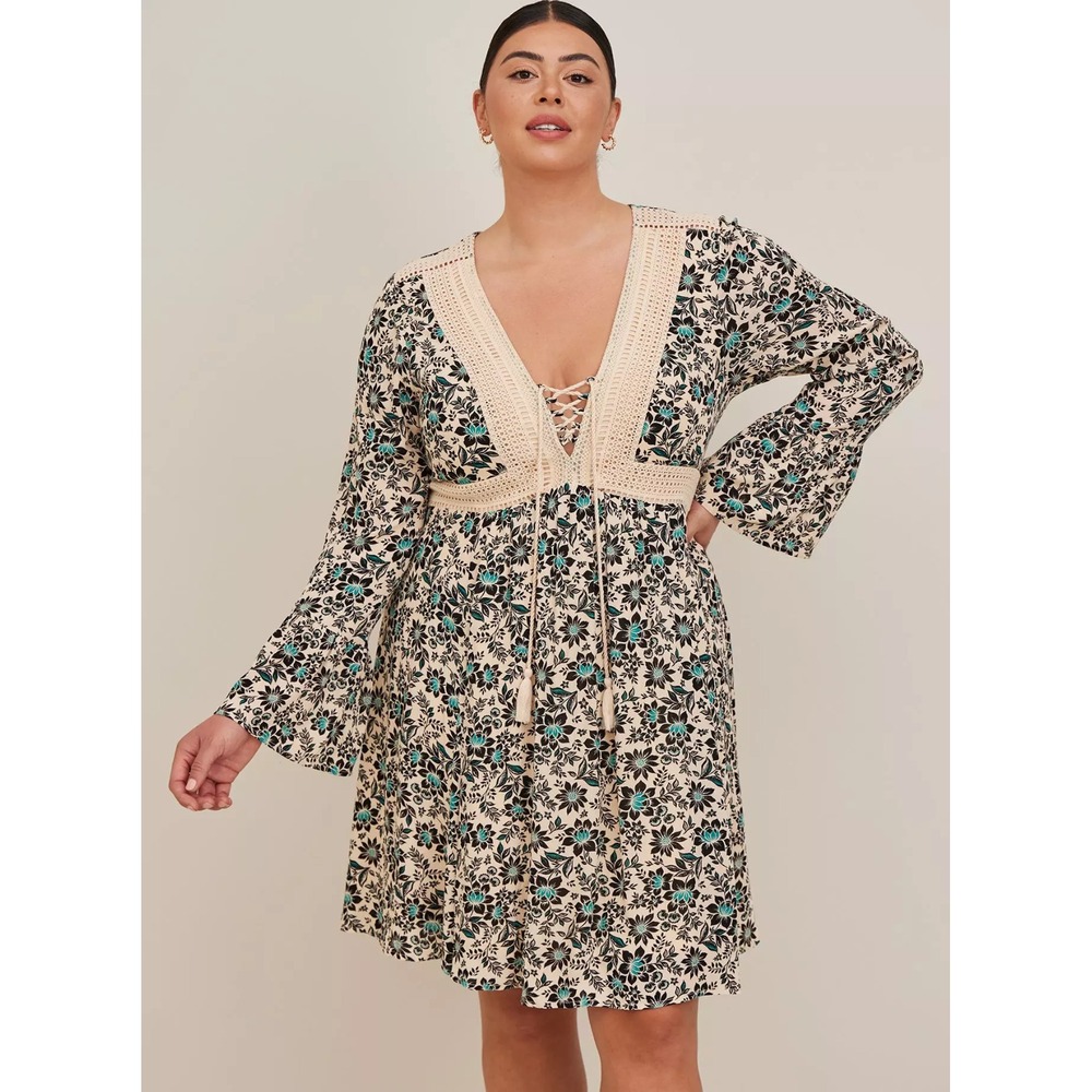 Torrid Floral Lace Up Bell Sleeve Dress 4X Cream Black Teal Crochet Boho Mini